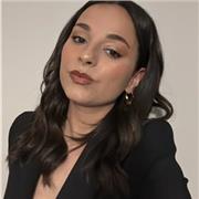 Sei alla ricerca di un insegnante privato? Contattami, sono Deborah, ho 24 anni e sono prossima alla laurea in giurisprudenza.